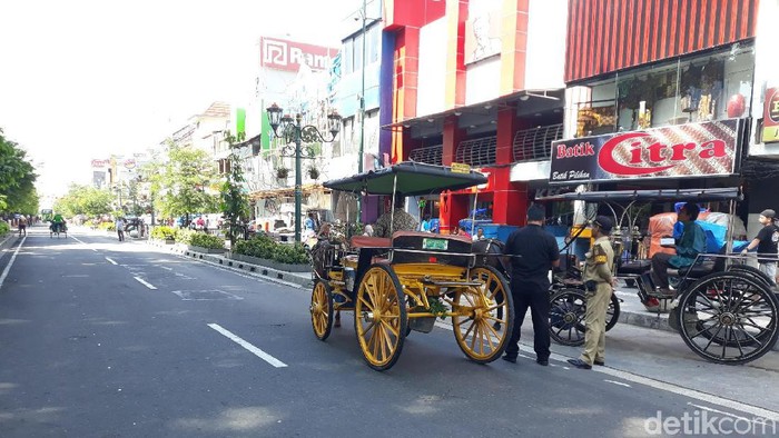 Malioboro bebas kendaraan bermotor, Yogyakarta, Jumat (7/2/2020).