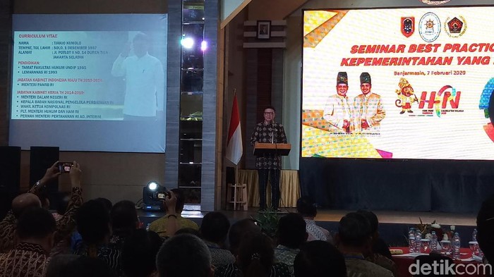 MenPAN-RB Tjahjo Kumolo di Hari Pers Nasional di Banjarmasin (Farih Maulana Sidik/detikcom)