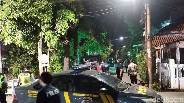 Polisi Gelar Rekonstruksi Kasus Penyiraman Air Keras Novel Baswedan