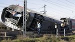 2 Orang Tewas dan Puluhan Terluka Imbas Kecelakaan Kereta di Italia