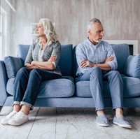 Hakim Kevin Phillips yang menangani kasus ini pun menyatakan jika pengakuannya sulit diterima. Bruce kemudian dianggap telah menghina persidangan lalu ditahan selama satu bulan di penjara. Selama persidangan Bruce punya banyak alasan untuk tidak memberikan dukungan finansial kepada mantan istri. Namun kondisi keuangannya yang sebenarnya belum juga diketahui secara pasti. Akhirnya, hakim memutuskan bahwa Bruce harus membayarkan $2,000 atau Rp 20 jutaan per hari secara langsung kepada mantan istri sebagai ganti. Foto: iStock