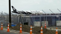 Selandia Baru mengevakuasi warganya menggunakan pesawat Air New Zealand. Michael Ng/Getty Images.