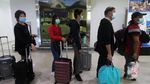 Potret Perjuangan Menangkal Masuknya Virus Corona ke RI