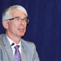 Diperintahkan demikian, Bruce pun mengambil uang tunai senilai yang telah ditetapkan dalam 25 tarikan dari enam bank berbeda. Namun yang mengejutkan juri, uang-uang tersebut bukan untuk diberikan tapi malah dibakar. Ia mengaku telah membakar uang tunai senilai miliaran rupiah itu pada September dan Desember tahun lalu. Foto: Facebook Bruce McConville