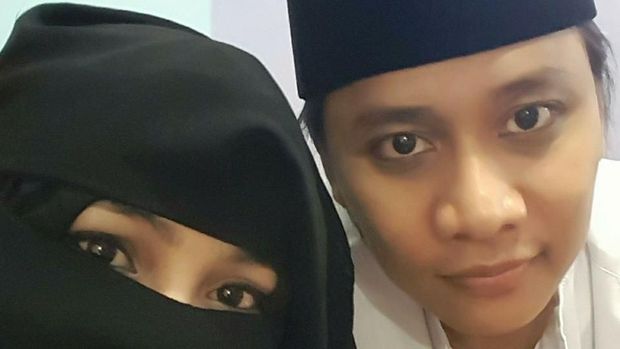 Nengmas Putriyanti, istri yang viral karena mengantar suami menikah lagi