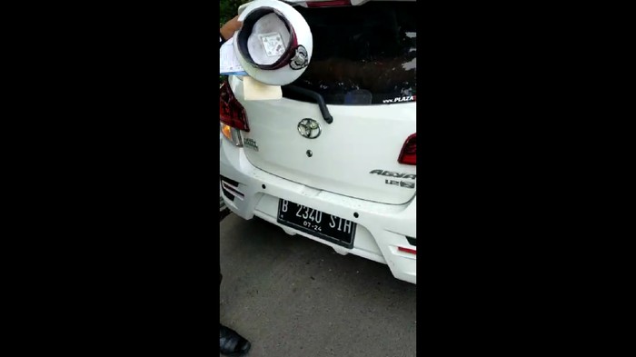 Tak Terima Diusir dari Bahu Tol Angke, Pemobil Ini Malah Ajak Duel Polisi