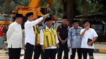 Gaya Jokowi Pakai Peci Saat Tinjau Renovasi Masjid Istiqlal