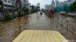 Lagi, Banjir Rendam Jalan Boulevard Barat Kelapa Gading