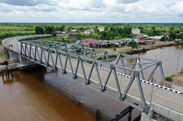 Ada Jembatan Antang, Warga Kalsel Tak Lagi Lewat Sungai Jalan nasional Marabahan-Margasari di Provinsi Kalimantan Selatan (Kalsel) kini sudah dilengkapi dengan 3 overpass dan 1 jembatan yang dibangun oleh 4 perusahaan tambang batu bara menggunakan dana Corporate Social Responsibility (CSR).