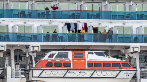 Suasana Kapal Pesiar yang Dikarantina karena Virus Corona