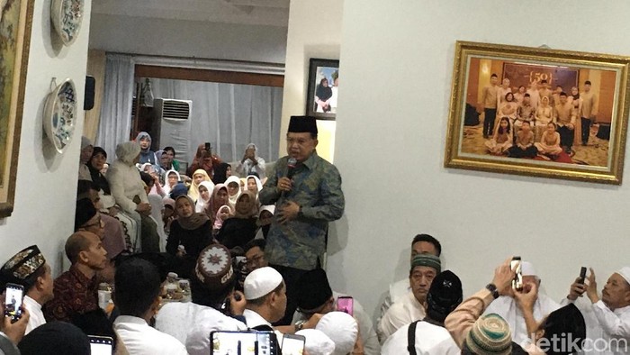 JK dan Sandiaga Uno hadiri tahlilan Gus Sholah