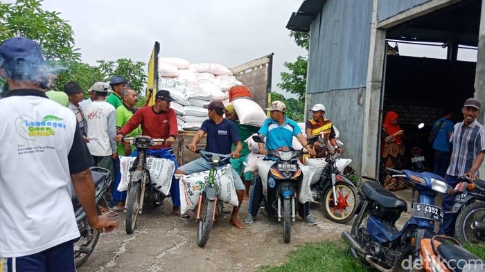Akhirnya Petani Tambak dapat Pupuk