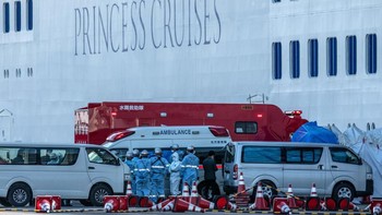 Kakek itu turun di Hong Kong pada 25 Januari dan baru berobat ke dokter pada 30 Januari. Setelah itu, si kakek dinyatakan positif virus corona dan hingga kini masih menjalani perawatan medis. Kondisinya dilaporkan stabil. Foto: Getty Images