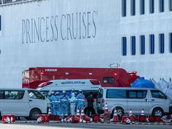 Suasana Kapal Pesiar yang Dikarantina karena Virus Corona