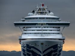 Suasana Kapal Pesiar yang Dikarantina karena Virus Corona