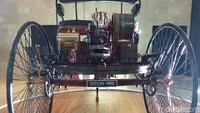 Sejak itu, hari bersejarah ini ditetapkan secara resmi sebagai hari kelahiran sebuah mobil. Pada saat bersamaan dengan Benz, Gottlieb Daimler juga membangun kendaraan bermotor empat roda pertama. Foto: Luthfi Anshori/detikOto