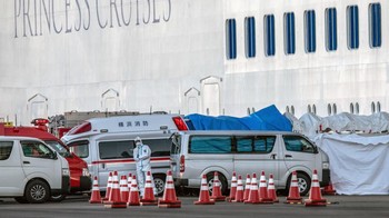 Di berbagai media sosial, beberapa anggota keluarga para penumpang kapal pesiar ini mengungkapkan keprihatinan mereka atas nasib keluarga mereka di kapal tersebut. Foto: Getty Images