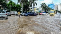 Air surut terpantau sekitar pukul 15.00 WIB. 