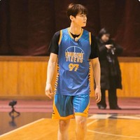 Ketampanan Cha Eunwoo bahkan tak luntur saat dia bercucuran keringat saat bertanding basket di acara Handsome Tigers yang ditayangkan SBS. (Foto: Dok. Handsome Tigers/SBS)