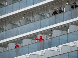 Suasana Kapal Pesiar yang Dikarantina karena Virus Corona