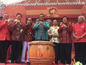 Pakai Cheongsam, Anies Hadiri Perayaan Cap Go Meh