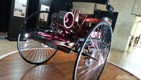 Untuk diketahui, mobil pertama di dunia dtetapkan pada 29 Januari 1886. Bermula dari Carl Benz yang mengajukan paten kendaraan bermotor roda tiga yang diciptakannya untuk pertama kali di Berlin. Foto: Luthfi Anshori/detikOto