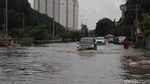Lagi, Banjir Rendam Jalan Boulevard Barat Kelapa Gading
