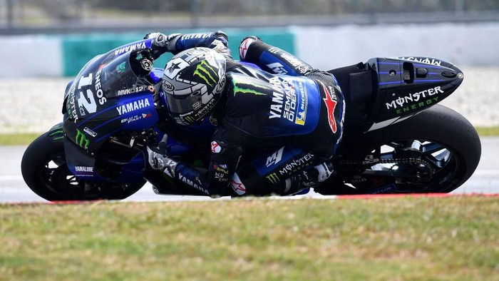 KUALA LUMPUR, MALAYSIA - FEBRUARY 07:  Maverick Vinales of Spain and Monster Energy Yamaha MotoGP Team          
 rounds the bend during the MotoGP Pre-Season Tests at Sepang Circuit on February 07, 2020 in Kuala Lumpur, Malaysia. (Photo by Mirco Lazzari gp/Getty Images)