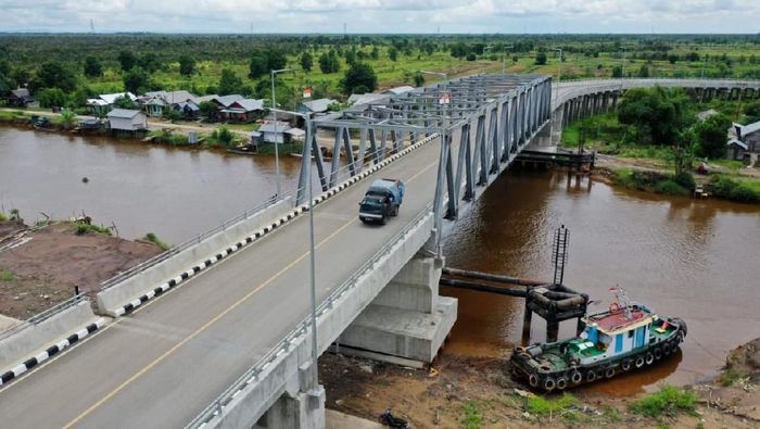 Ada Jembatan Antang, Warga Kalsel Tak Lagi Lewat Sungai Jalan nasional Marabahan-Margasari di Provinsi Kalimantan Selatan (Kalsel) kini sudah dilengkapi dengan 3 overpass dan 1 jembatan yang dibangun oleh 4 perusahaan tambang batu bara menggunakan dana Corporate Social Responsibility (CSR).