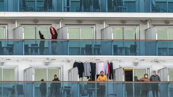 Semoga para penumpang kapal pesiar ini bisa melewati proses karantina dengan aman dan pulang ke rumah dengan sehat dan selamat. Foto: Getty Images