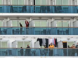 Suasana Kapal Pesiar yang Dikarantina karena Virus Corona