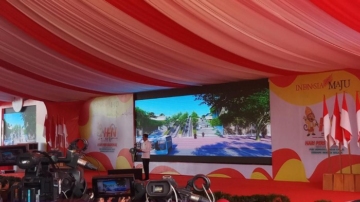 Presiden Joko Widodo (Jokowi) menghadiri acara Hari Pers Nasional (HPN) 2020 di Kalimantan Selatan (Kalsel). Jokowi menyebut dirinya kapok jika tidak menghadiri acara tersebut.