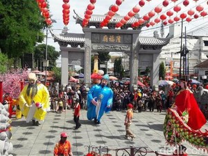 Jatilan-Reog Ikut Meriahkan Karnaval Cap Go Meh di Magelang
