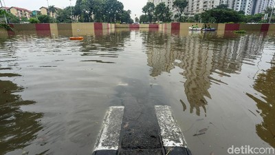 Duh... Underpass Kemayoran Kebanjiran Lagi