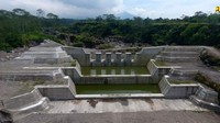 Sabo Dam dibangun untuk menahan dan mengurangi kecepatan aliran lahar yang membawa material vulkanik sehingga dapat meminimalisir risiko bencana banjir lahar di hilir Sungai Woro serta menjaga kelestarian lingkungan sekitar Gunung Merapi.  “Kalau bendungan menahan air, sedangkan Sabo Dam menahan pasir dan batu sementara airnya tetap bisa lewat,” kata Menteri PUPR Basuki Hadimuljono beberapa waktu lalu, dikutip dari keterangan tertulis Kementerian PUPR, Sabtu (8/2/2020). Istimewa/Kementerian PUPR.