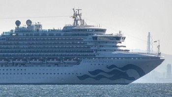 Penumpang kapal pesiar Diamond Princess yang berlayar di perairan Jepang, harus dikarantina. Foto: Getty Images