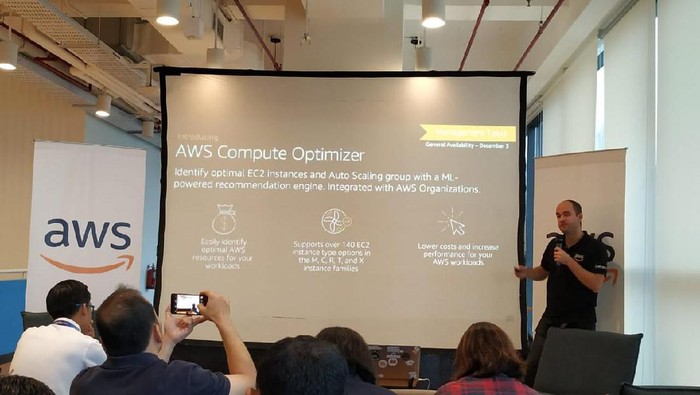 Amazon Web Services perbanyak fitur teknologi.
