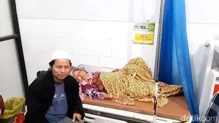 Sebanyak 196 warga Desa Pengadegan, Kecamatan Wangon, Banyumas diduga mengalami keracunan makanan, Minggu (9/2/2020).