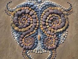 Ketika Bebatuan Disulap Jadi Pola Geometris yang Keren