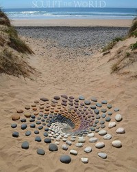 karya seni geometris dari bebatuan