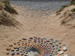 Ketika Bebatuan Disulap Jadi Pola Geometris yang Keren