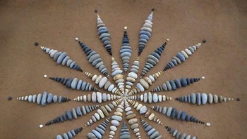 Menurutnya alam dan lingkungan sekitar memiliki banyak bagian yang bisa digali untuk inspirasi seni. Foto: Jon Foreman