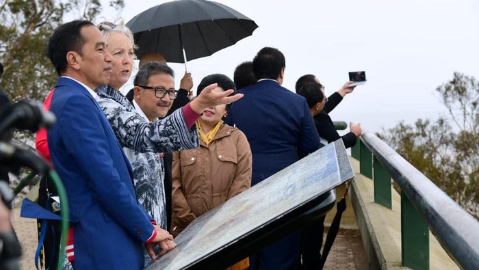 Presiden Joko Widodo (Jokowi) mengunjungi kawasan Mount Ainslie di Canberra, Australia (Laily Rachev-Biro Pers Setpres)