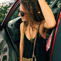 Dalam sejumlah pesannya di Instagram, Macey mengatakan bahwa agar lebih benyak wanita yang mencintai bulu tubuh mereka. Penerimaan adalah kunci untuk menumbuhkan rasa cinta pada diri sendiri. Foto: Instagram