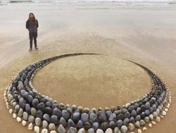 Ketika Bebatuan Disulap Jadi Pola Geometris yang Keren