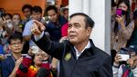 Potret Tangis Keluarga Korban Penembakan di Thailand