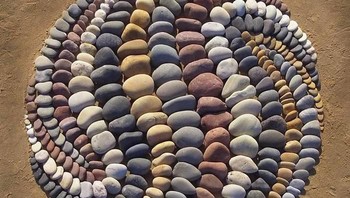 Menurut Foreman, land art lebih menarik baginya sebagai seorang seniman, dibanding gambar atau lukisan. Foto: Jon Foreman