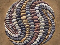 Ketika Bebatuan Disulap Jadi Pola Geometris yang Keren