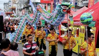 Festival tersebut untuk memeriahkan perayaan Cap Go Meh sebagai rangkaian peringatan hari raya Imlek 2571/2020. Antara Foto/Arnass Padda.