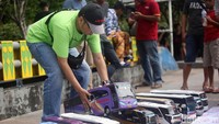 Beragam bus replika terparkir di ajang car free day yang digelar di kawasan Bundaran Hotel Indonesia tersebut.